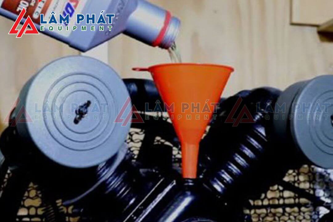 Máy nén khí piston sử dụng dầu nhớt nào?