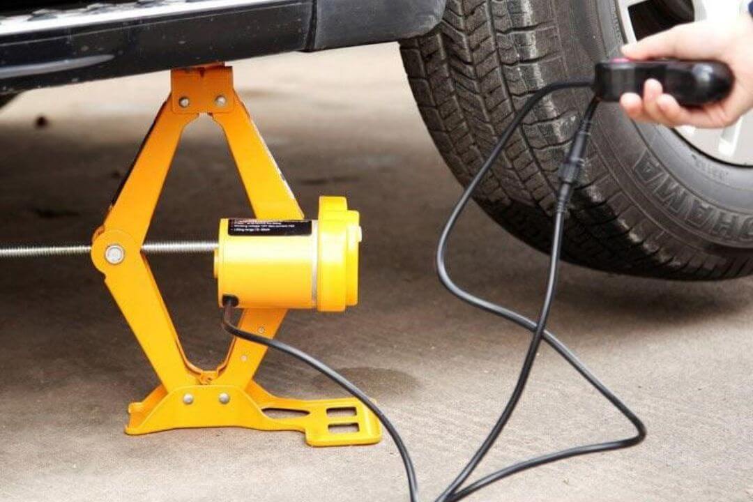 dụng cụ thay lốp ô tô