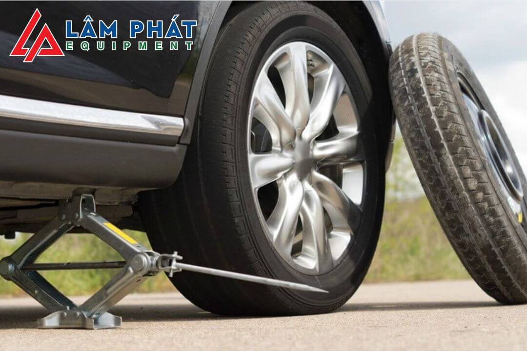 Thay lốp bị thủng