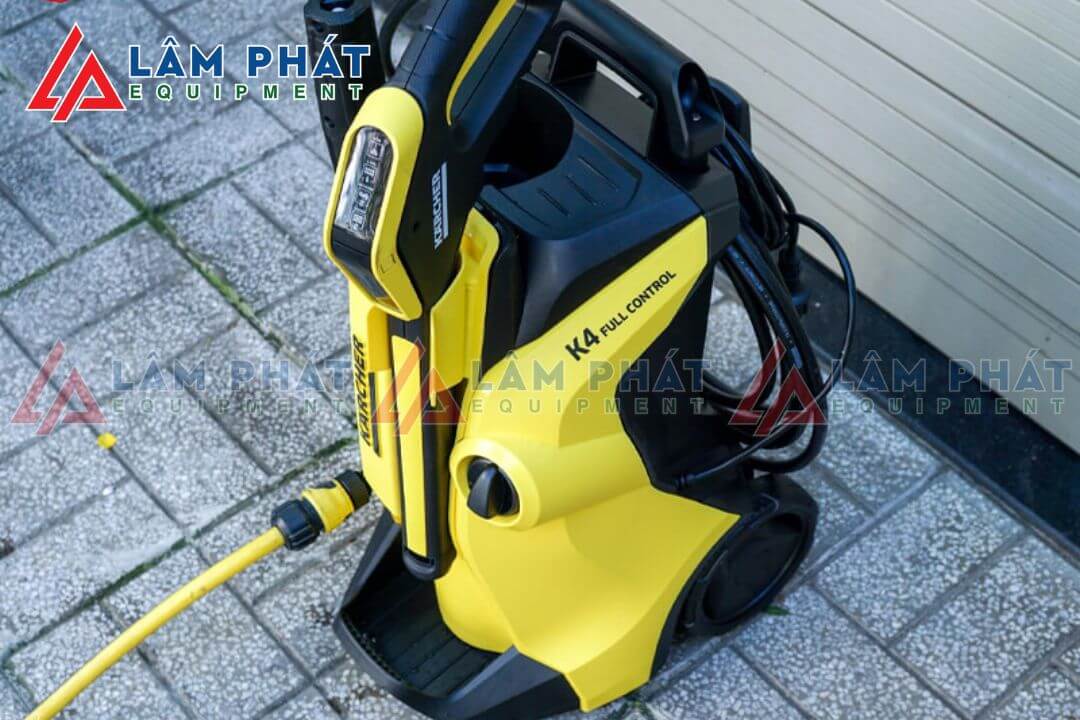 Máy rửa xe có chính áp suất Karcher K 4 Full Control