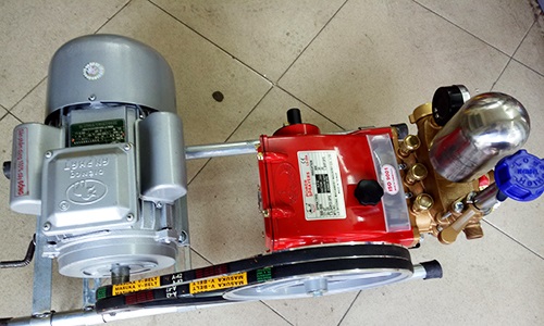 may-rua-xe-ap-luc-bi-yeu