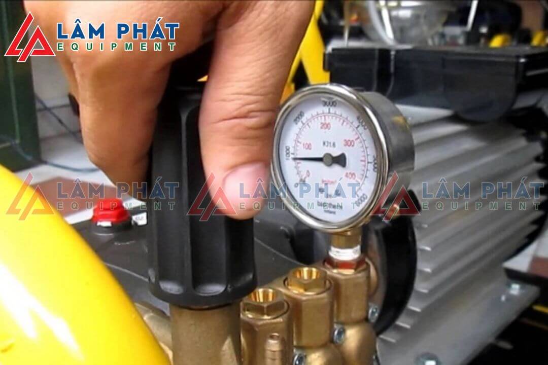 Tại sao máy rửa xe không lên nước