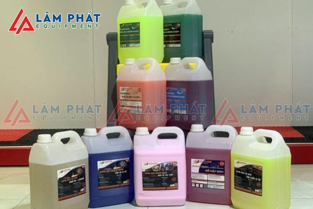 Dạng dung dịch rửa xe không chạm