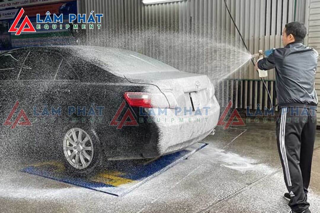 Nước rửa xe không chạm