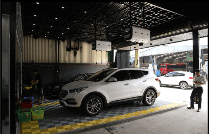 Tấm lót sàn nhựa rửa xe được lắp đặt tùy theo địa điểm và mục đích sử dụng