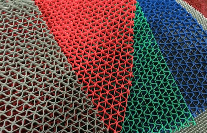 Tấm lót trải sàn chống trơn trượt cho người dùng cũng như xe cộ