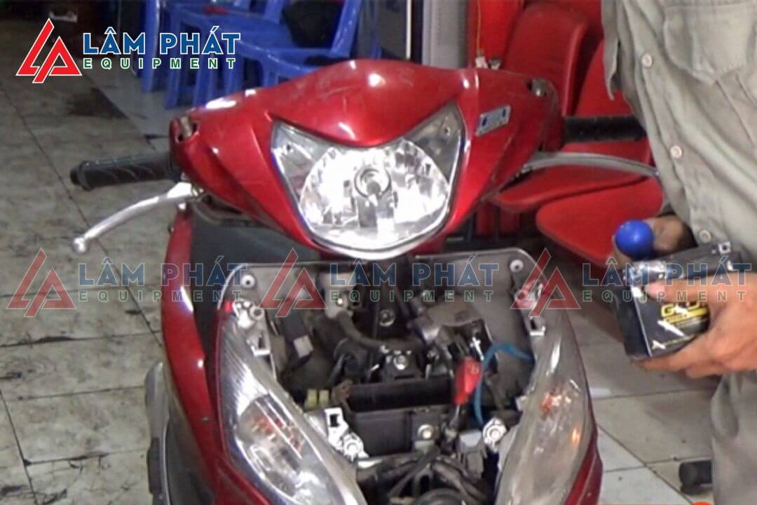 bình xe vision giá bao nhiêu?