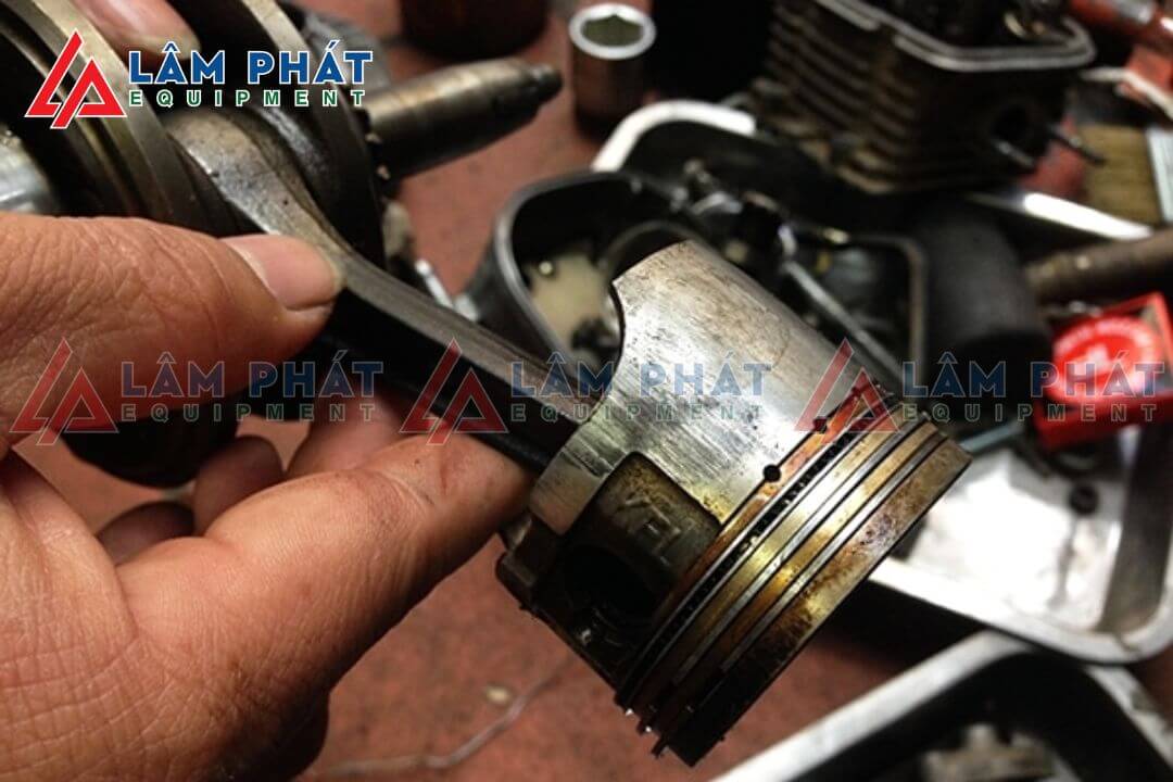 Thay piston, thay xéc măng xe máy bao nhiêu tiền?