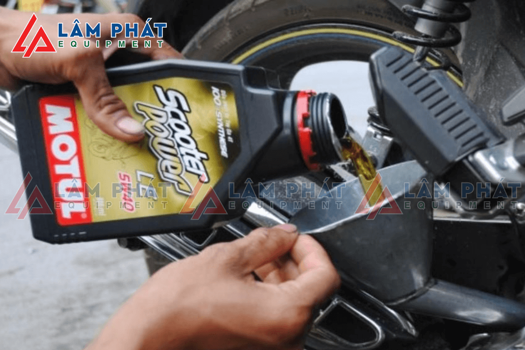 Xe wave đi bao nhiêu km thì thay dầu?